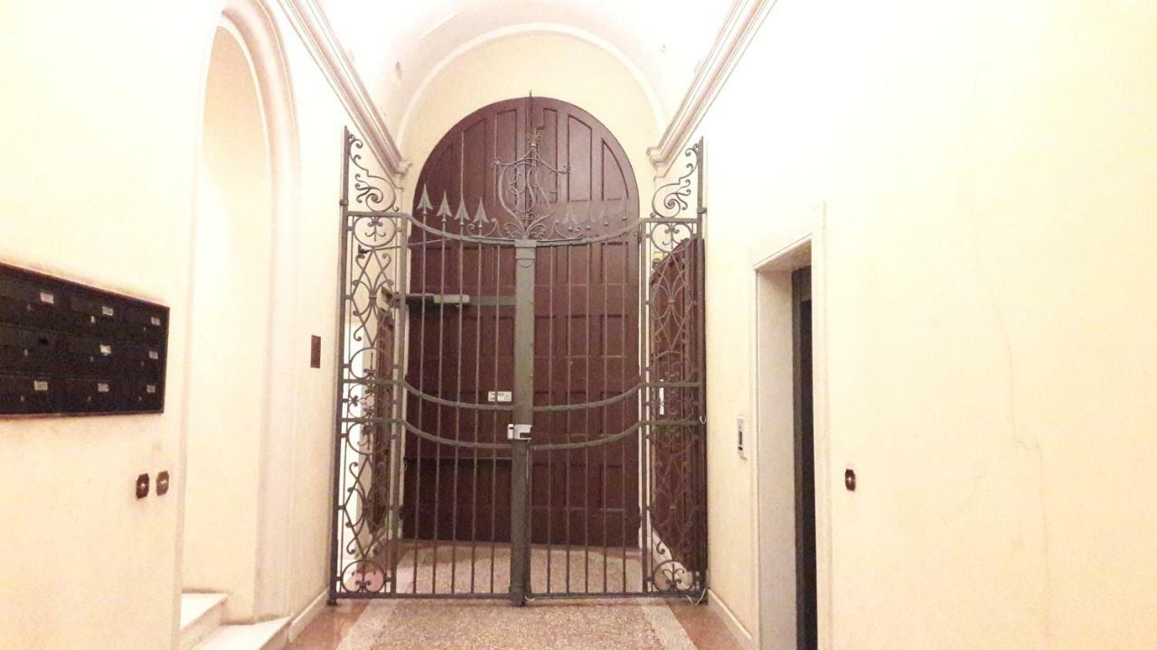 Mini Chic Downtown Appartement Bologna Buitenkant foto