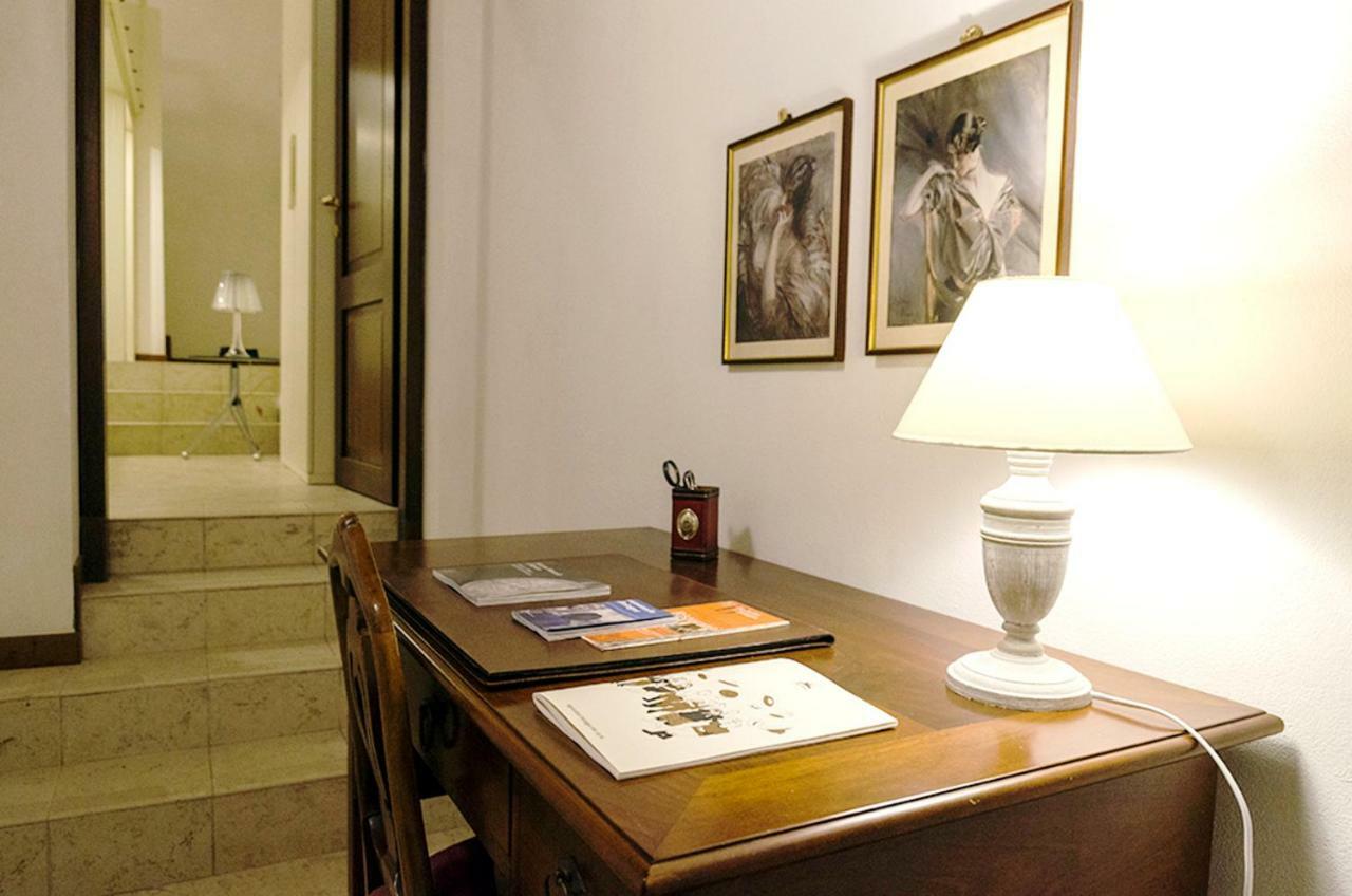 Mini Chic Downtown Appartement Bologna Buitenkant foto